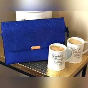 Royal Blue clutch 💙👝